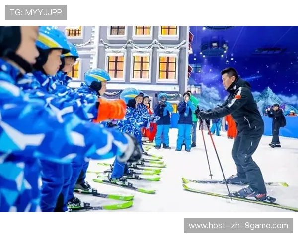 冰雪运动学院完善少儿滑雪教学的层级培训体系，滑雪课程